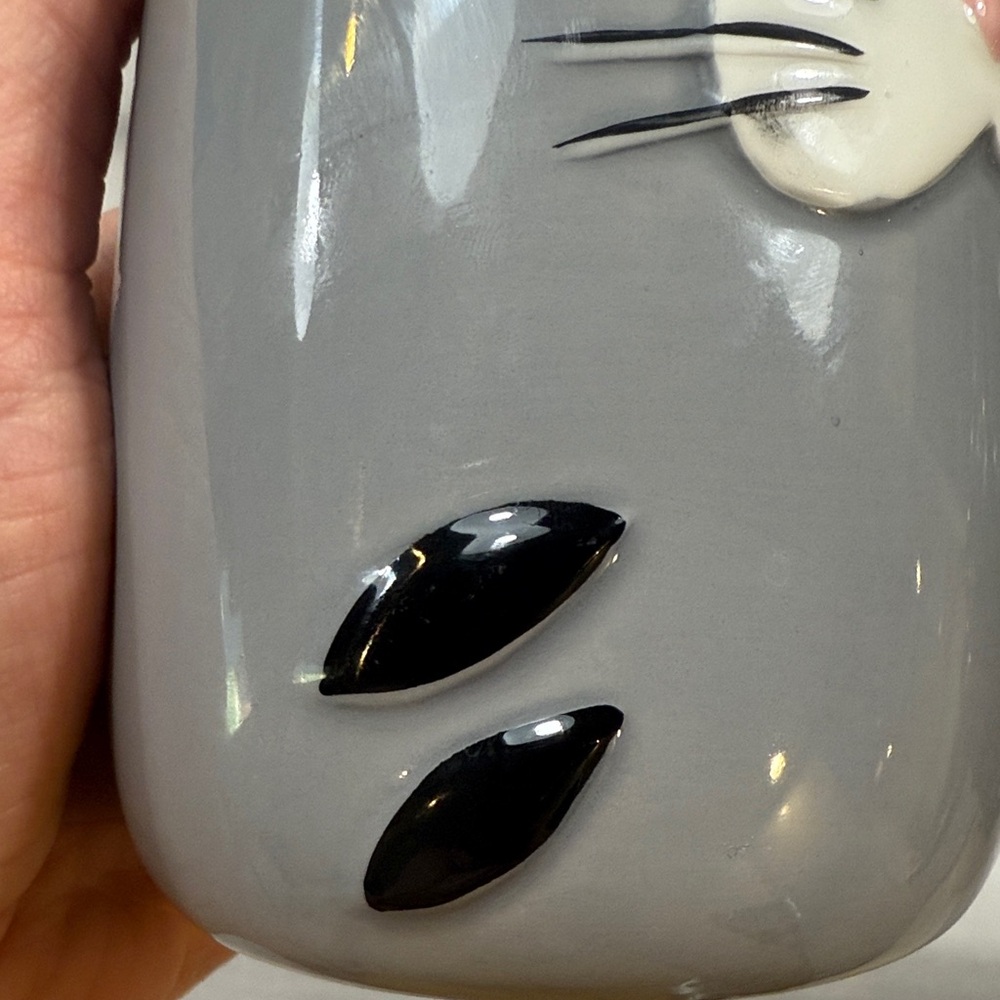Gray Cat Face Mug - Picture 5 of 7